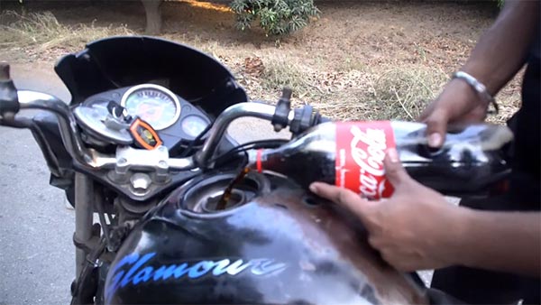 കൊക്കോ കോള ഒഴിച്ചാല് ബൈക്ക് ഓടുമോ?