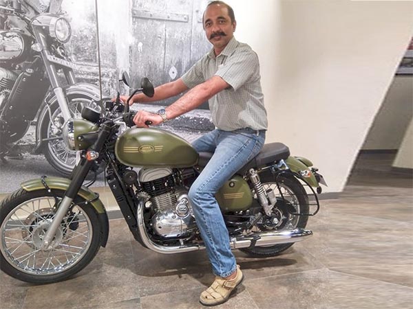ഇരട്ട ചാനല് എബിഎസ് ബൈക്കുകളുടെ വിതരണം ഈ മാസം ആരംഭിക്കുമെന്ന് ജാവ