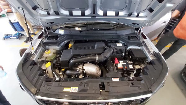 മത്സരം പൊടിപാറും, റാലിക്കിറങ്ങാന് മഹീന്ദ്ര XUV300