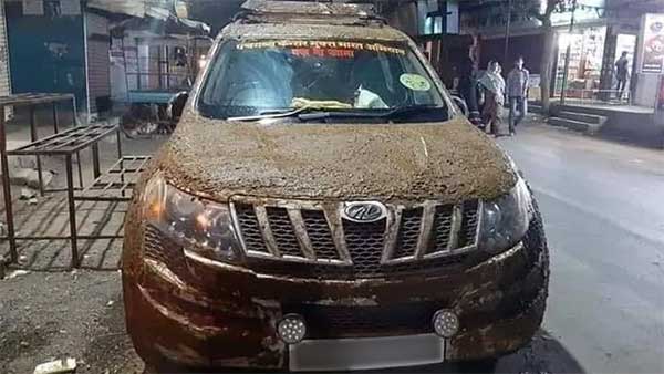 ചൂട് കുറയ്ക്കാന് കാറില് ചാണകം മെഴുകി ഡോക്ടര്