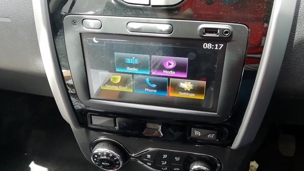 മഹീന്ദ്ര XUV300 -യെക്കാള് വിലക്കുറവില് പുതിയ റെനോ ഡസ്റ്റര് ഫെയ്സ്ലിഫ്റ്റ്