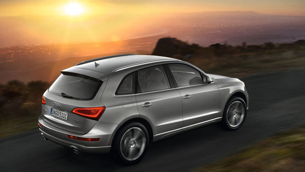 ഔഡി Q5 ട്രാക്ടറായി മാറിയപ്പോള്: വീഡിയോ