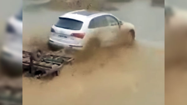 ഔഡി Q5 ട്രാക്ടറായി മാറിയപ്പോള്: വീഡിയോ