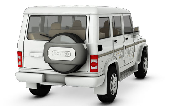 XUV300 രക്ഷകനായി, ജൂണില് പരുക്കില്ലാതെ കരകയറി മഹീന്ദ്ര