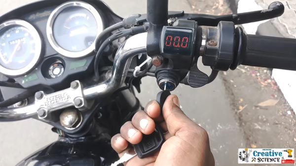 ഹൈബ്രിഡ് ഇലക്ട്രിക്ക് പതിപ്പായി മാറിയ ഹീറോ സ്പ്ലെന്ഡര്; വിഡിയോ