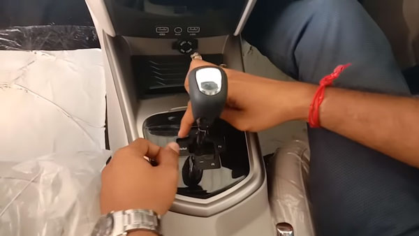 1.5 ലക്ഷം രൂപ വില കുറവില് മഹീന്ദ്ര XUV300 -ന്റെ പുതിയ ഓട്ടോമാറ്റിക്ക് പതിപ്പ് വിപണിയില്