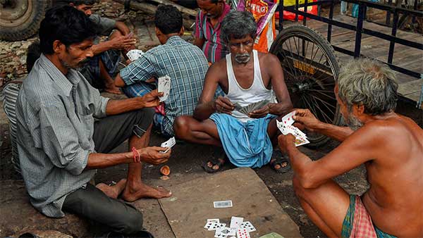 ലക്ഷങ്ങളും കടന്ന് ട്രാഫിക്ക് നിയമ ലംഘന പിഴ