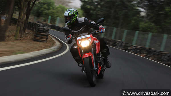 നൂതന സവിശേഷതകളുമായി ടിവിഎസ് അപാച്ചെ RTR 200 4V