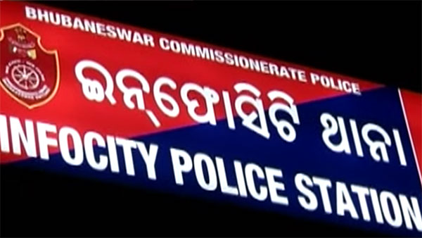 രജിസ്ട്രേഷന് രേഖകള് ഇല്ലാതെ വാഹനം ഓടിച്ച ഉടമയ്ക്ക് ഒരുലക്ഷം രൂപ പിഴ