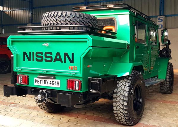 ധോണിയുടെ ഗാരേജിലെ പുതിയ ഭീമൻ അതിഥി
