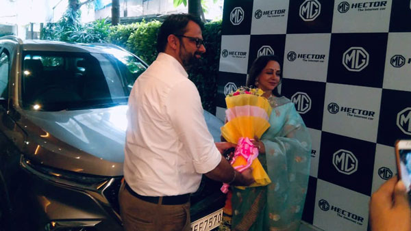 ബോളിവുഡ് താരം ഹേമ മാലിനിയുടെ യാത്ര ഇനി മുതൽ എംജി ഹെക്ടറിൽ