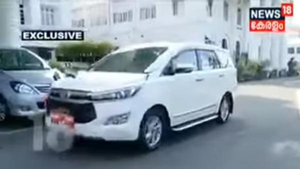 ട്രാഫിക്ക് നിയമങ്ങൾ കാറ്റിൽ പറത്തി മന്ത്രി വാഹനങ്ങൾ