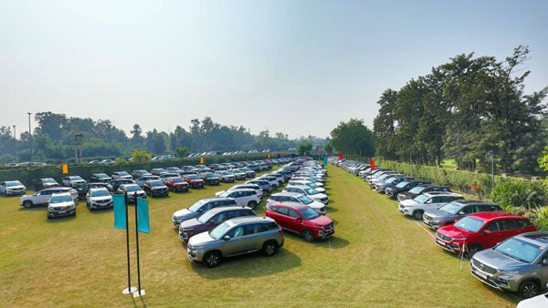 ഉത്സവ സീസണില് വളര്ച്ച കൈവരിച്ച് കാര് വിപണി