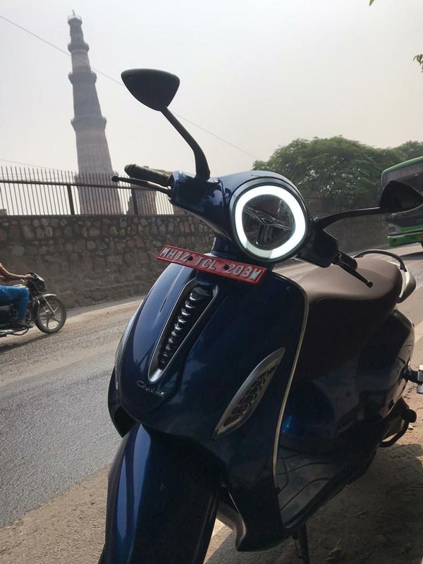 ചേതക് ഇലക്ട്രിക്കിനായുള്ള ബുക്കിങ് ഡിസംബറില് ആരംഭിച്ചേക്കും