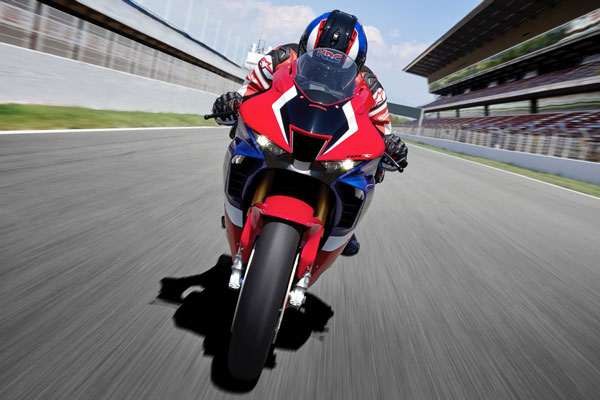 2020 CBR1000RR-R ഫയർബ്ലേഡ്, ഫയർബ്ലേഡ് SP മോഡലുകളെ അവതരിപ്പിച്ച് ഹോണ്ട