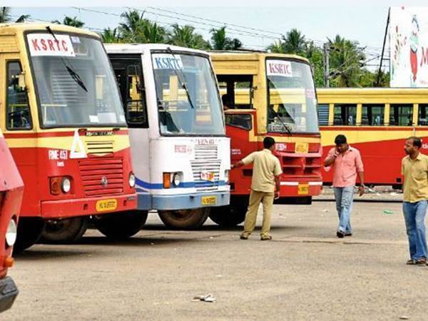 വളയിട്ട കൈകളില് വളയം ഭദ്രം; കെഎസ്ആര്ടിസി വനിതാ ഡൈവറിന് സോഷ്യല് മീഡിയയില് കൈയടി