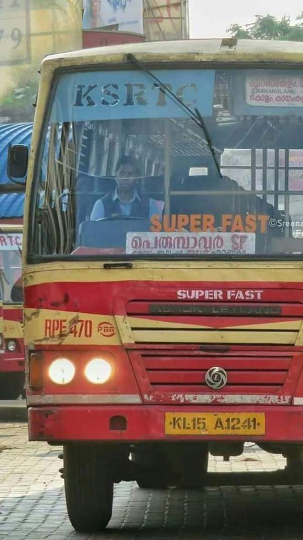 വളയിട്ട കൈകളില് വളയം ഭദ്രം; കെഎസ്ആര്ടിസി വനിതാ ഡൈവറിന് സോഷ്യല് മീഡിയയില് കൈയടി