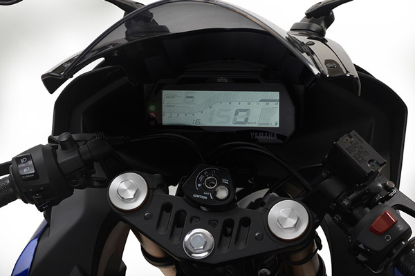 ബിഎസ്-VI YZF R15 V3.0 വിപണിയിൽ അവതരിപ്പിച്ച് യമഹ