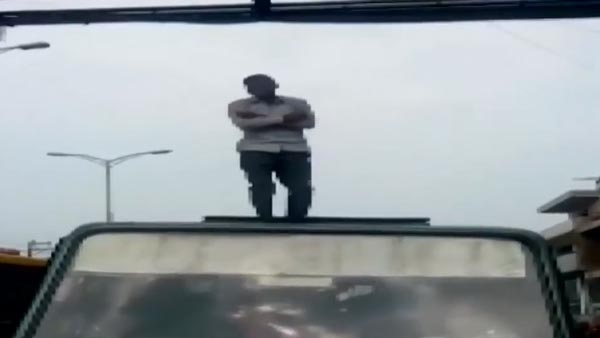 അലക്ഷ്യമായ ഡ്രൈവിംഗ്; ബസ് ഡ്രൈവർമാർക്ക് വ്യത്യസ്തമായ ശിക്ഷ നടപ്പാക്കി ജനങ്ങൾ