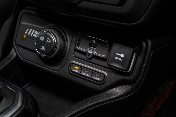 ജീപ്പ് റെനെഗേഡ് PHEV അവതരിപ്പിച്ചു, ബുക്കിംഗ് ജനുവരിയിൽ ആരംഭിക്കും