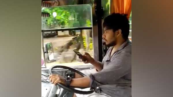 വീണ്ടും കൈവിട്ട കളിയുമായി ടൂറിസ്റ്റ് ബസ് ഡ്രൈവർമാർ