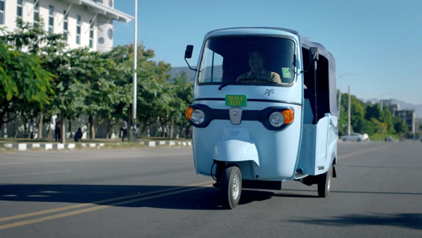 ആപ്പെ ഇലക്ട്രിക്കിനെ അവതരിപ്പിച്ച് പിയാജിയോ