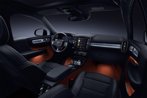 ബിഎസ് VI വോള്വോ XC40 പെട്രോള് പതിപ്പിനെ ഇന്ത്യയില് അവതരിപ്പിച്ചു
