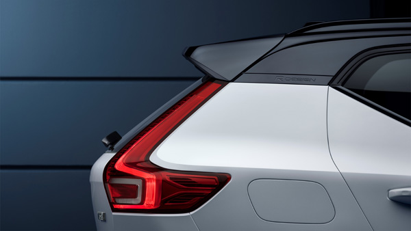 ബിഎസ് VI വോള്വോ XC40 പെട്രോള് പതിപ്പിനെ ഇന്ത്യയില് അവതരിപ്പിച്ചു