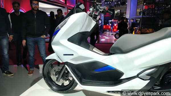PCX ഇലക്ട്രിക്ക് സ്കൂട്ടറിനെ ഡീലേർസ് മീറ്റില് പ്രദര്ശിപ്പിച്ച് ഹോണ്ട