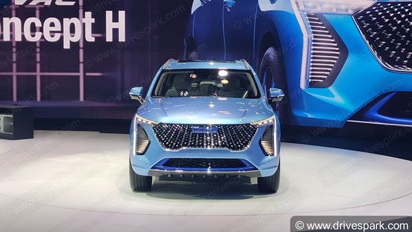 ഓട്ടോ എക്സ്പോ 2020: R1, iQ മോഡലുകൾ അവതരിപ്പിച്ച് GWM