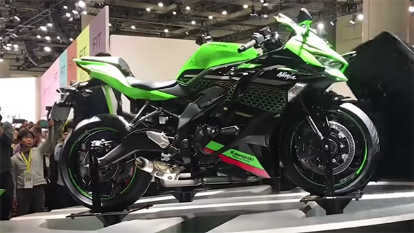 കവസാക്കി നിഞ്ച ZX-25R-ന്റെ അരങ്ങേറ്റവും വൈകും
