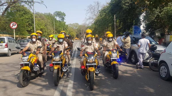 കൊവിഡ്-19; സ്വകാര്യ വാഹനങ്ങളുടെ ഉപയോഗം നിരോധിച്ച് കർണാടക പൊലീസ്