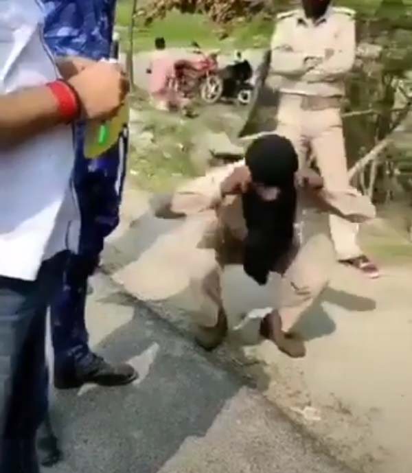 ലോക്ക്ഡൗൺ; ഹോം ഗാർഡിനുമേൽ കുതിര കയറി കാർഷിക വകുപ്പ് ഉദ്യോഗസ്ഥൻ-വീഡിയോ
