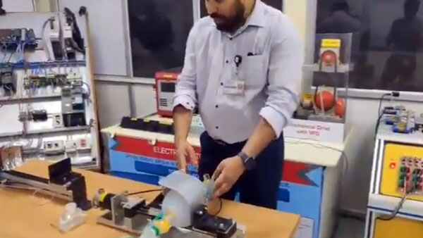 കൊവിഡ്-19; 80,000 ഫേസ് ഷീല്ഡുകള് ആരോഗ്യ പ്രവര്ത്തകര്ക്ക് കൈമാറി മഹീന്ദ്ര