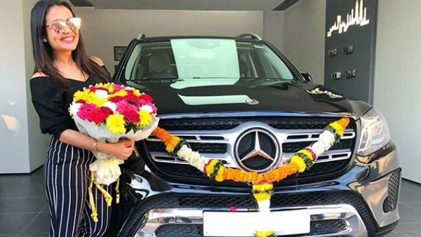 ബോളിവുഡ് പിന്നണി ഗായികമാരുടെ ആഢംബര ഹോട്ട് കാറുകൾ
