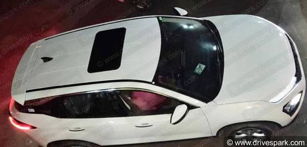 മിതമായ വിലയിൽ സൺറൂഫ് വാഗ്ദാനം ചെയ്യുന്ന അഞ്ച് കാറുകൾ