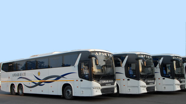 സാമൂഹിക അകലം പാലിക്കുന്ന ബസുമായി APSRTC