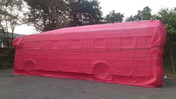 സാമൂഹിക അകലം പാലിക്കുന്ന ബസുമായി APSRTC