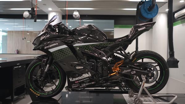 കാർബൺ ഫൈബറിൽ ഒരുങ്ങി കവസാക്കി നിഞ്ച ZX-25R; വീഡിയോ കാണാം