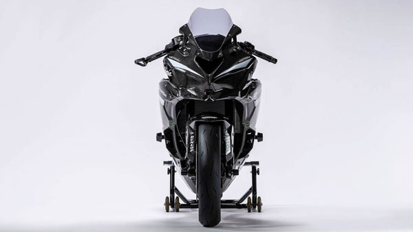 കാർബൺ ഫൈബറിൽ ഒരുങ്ങി കവസാക്കി നിഞ്ച ZX-25R; വീഡിയോ കാണാം