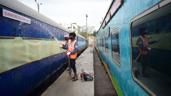 സര്വീസുകള് പുനരാരംഭിക്കാനൊരുങ്ങി റെയില്വേ; ബുക്കിങ് ഇന്നുമുതല്