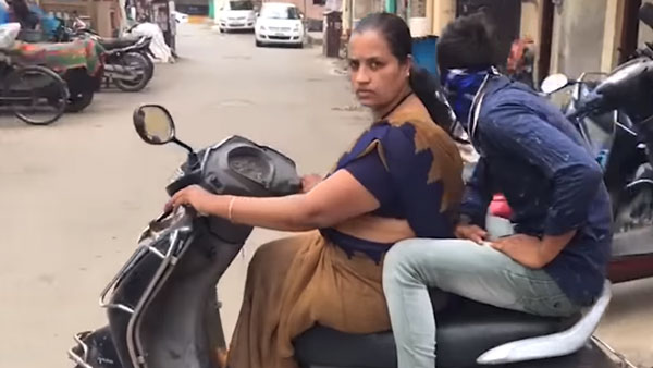 ലോക്ക്ഡൗണില് കുടുങ്ങി മകന്; അംഗപരിമിതയായ അമ്മ സ്കൂട്ടറോടിച്ചത് 1400 കിലോമീറ്റര്