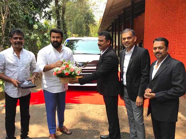 കളത്തില് എതിരാളികളില്ല; ലാലിന്റെ കളക്ഷനിലേക്ക് ഫാന്സി നമ്പറുമായി പുത്തന് അതിഥി