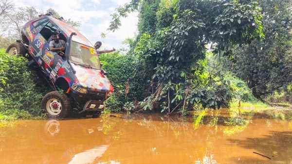 'രാവണനാണിവൻ തനി രാവണൻ'; മാരുതി 800 മോൺസ്റ്റർ ട്രക്ക്