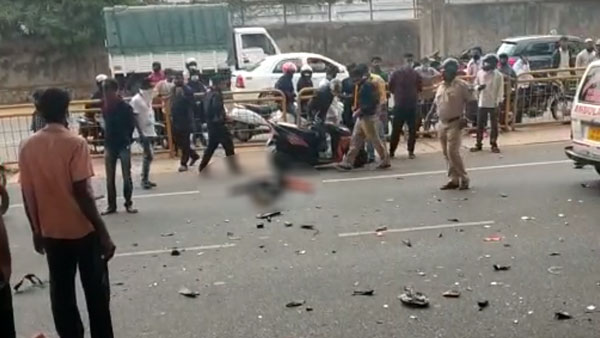 ബൈക്ക് സ്റ്റണ്ടിങ്ങിനിടെ അപകടം, മൂന്ന് യുവാക്കൾ മരിച്ചു