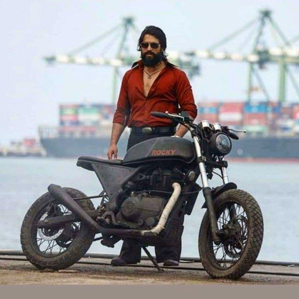 'റോക്കി ഭായ്' യഷിന്റെ ആഢംബര കാർ ശേഖരം