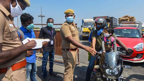 ലോക്ക്ഡൗണിൽ പിടിച്ചെടുത്ത വാഹനങ്ങൾ ഉടമസ്ഥർക്ക് തിരക്കിട്ട് തിരികെ നൽകി മുംബൈ പൊലീസ്