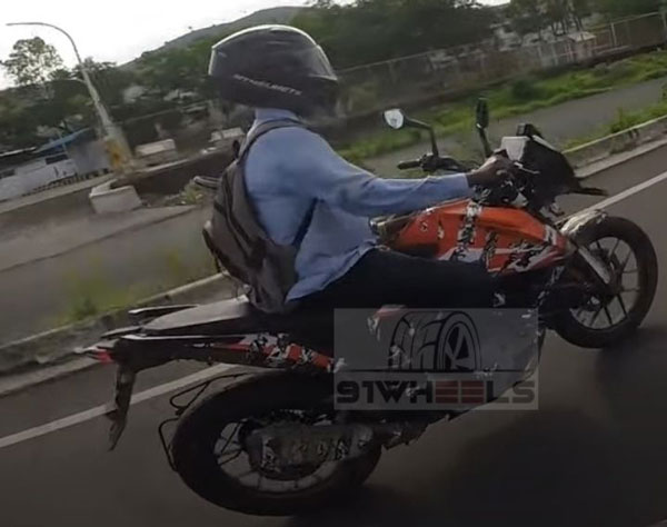 പുത്തൻ 250 അഡ്വഞ്ചർ മോട്ടോർസൈക്കിളുമായി കെടിഎം എത്തുന്നു, സ്പൈ ചിത്രങ്ങൾ പുറത്ത്