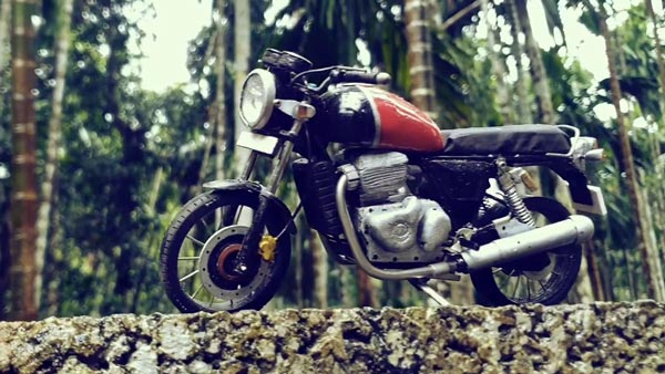 റോയല് എന്ഫീല്ഡ് ഇന്റര്സെപ്റ്റര് 650 മിനിയേച്ചര് വൈറലാകുന്നു; വീഡിയോ