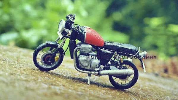 റോയല് എന്ഫീല്ഡ് ഇന്റര്സെപ്റ്റര് 650 മിനിയേച്ചര് വൈറലാകുന്നു; വീഡിയോ